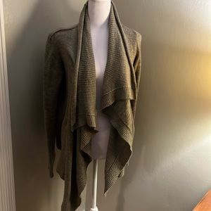 Woman’s size M/L tan Abercrombie & Fitch drape cardigan